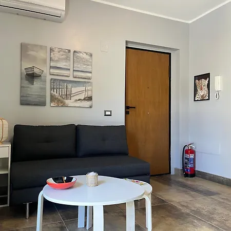Casa Nicuzza Apartment *